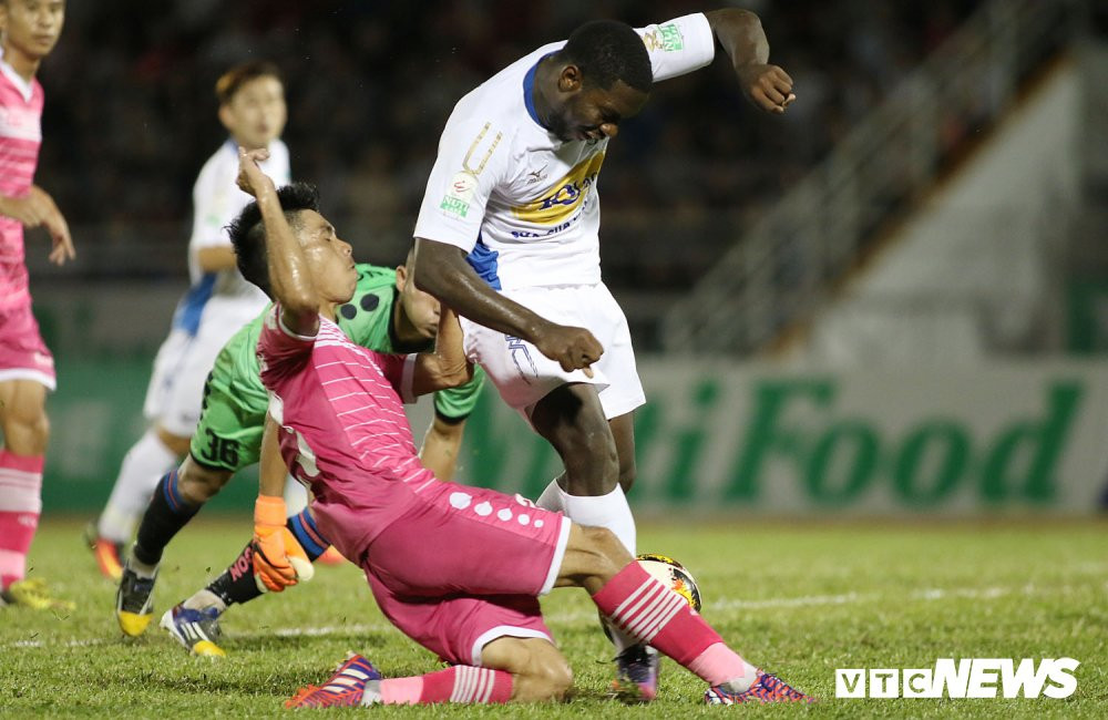 HAGL-VLeague-2018-8 12