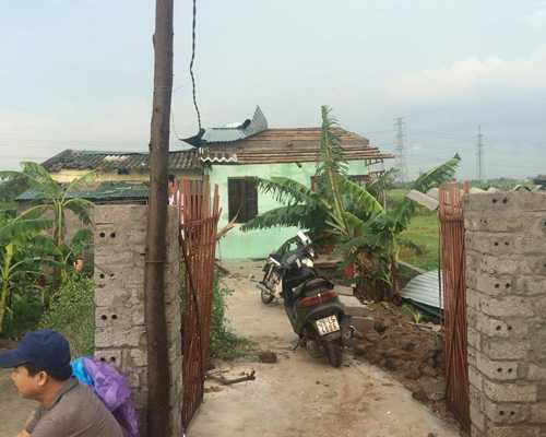 Sau cơn giông, trời hửng sáng như chưa có gì xảy ra. Ảnh: Tạ Huyền.