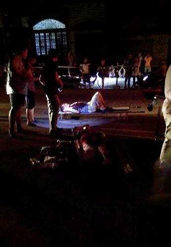 Những người bị thương ngay sau đó được đưa đi cấp cứu tại Bệnh viện Đa khoa Quảng Ninh. Ảnh: CTV