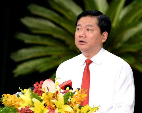 Ông Đinh La Thăng trong cuộc họp HĐND TP HCM sáng nay. Ảnh: Ngọc Hậu