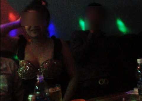 mai-dam-nup-bong-cong-ty-2-1141