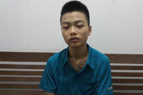 Phan Tiến Đức lúc bị thẩm vấn tại cơ quan điều tra. Ảnh: Hải Bình.