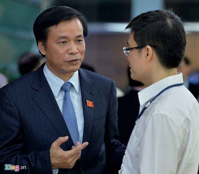 Dai bieu Quoc hoi khoa moi tuoi cuoi trong buoi hop dau tien hinh anh 7