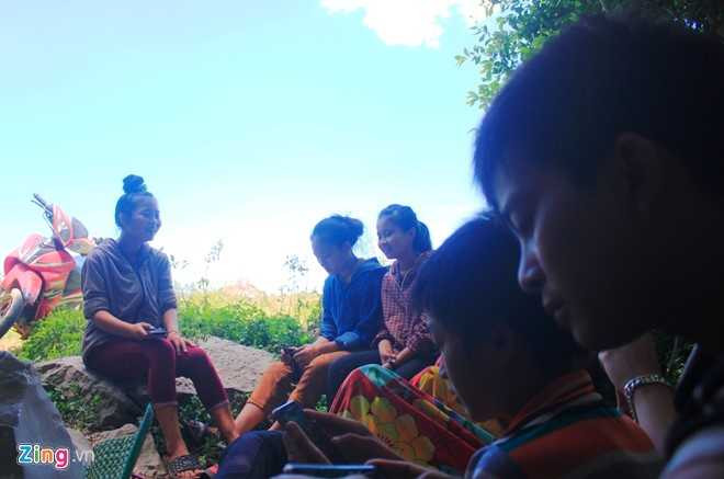 Dan chui vao hang tron nong 40 do C hinh anh 8