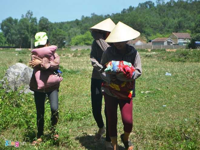 Dan chui vao hang tron nong 40 do C hinh anh 3