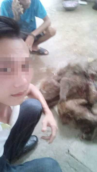 Nam thanh niên khoe 