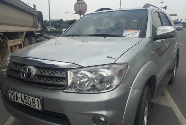 Tước hàng loạt phù hiệu Bộ Công an gắn trên ô tô tư nhân - ảnh 5