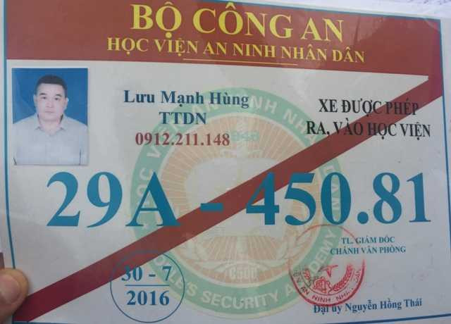 Tước hàng loạt phù hiệu Bộ Công an gắn trên ô tô tư nhân - ảnh 6