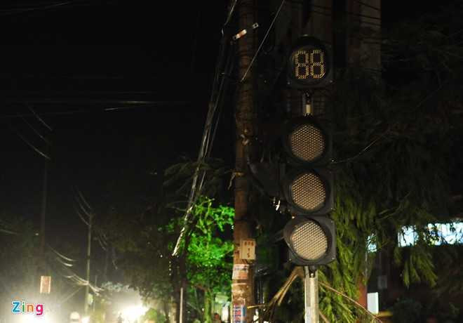 Thanh pho Nam Dinh chim trong bong toi sau bao hinh anh 5