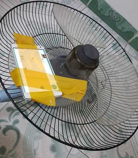 Chong deo vo bang xe dap di bat Pokemon tren pho hinh anh 8