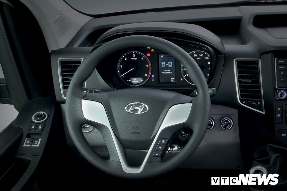 Hyundai Solati - 17 9