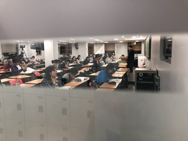 Cuoc song khac nghiet tai lo luyen thi cong chuc lon nhat Han Quoc hinh anh 2