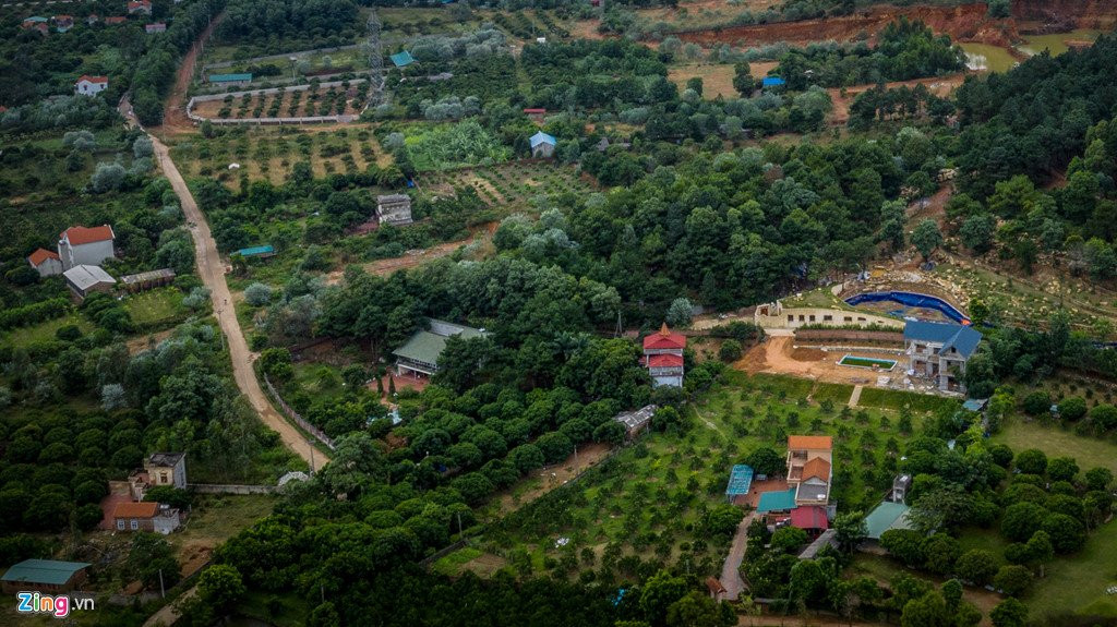 Toan canh nha ca si My Linh va cac khu nghi duong giua rung phong ho hinh anh 11