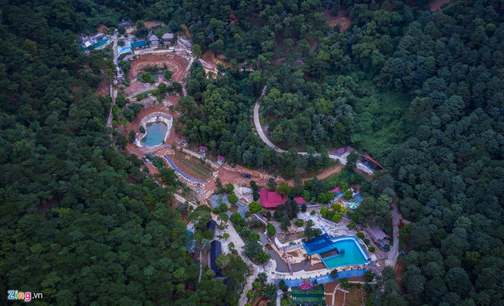 Toan canh nha ca si My Linh va cac khu nghi duong giua rung phong ho hinh anh 12