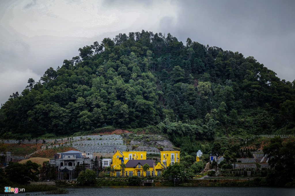 Toan canh nha ca si My Linh va cac khu nghi duong giua rung phong ho hinh anh 5