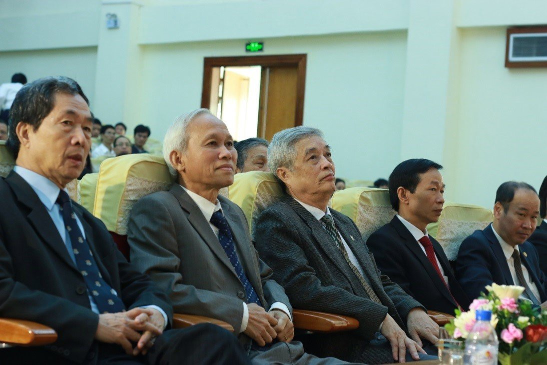 “Tôi không muốn nghe những lời não nùng, ai oán và cảm thương nhà giáo”