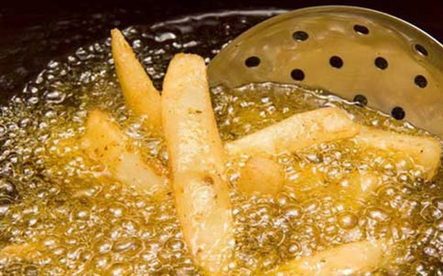 Chuyên gia cảnh báo 5 chất gây ung thư người Việt vẫn ăn mỗi ngày