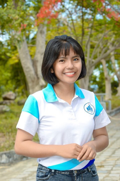 Trúng đại học, nữ sinh có đôi mắt 2 màu chọn cao đẳng