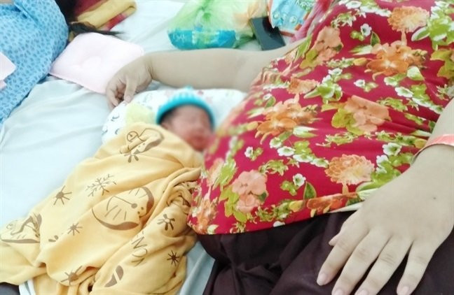 Bác sĩ 'cân não' khi thai phụ nặng 162 kg không thể gây mê trong lúc vượt cạn