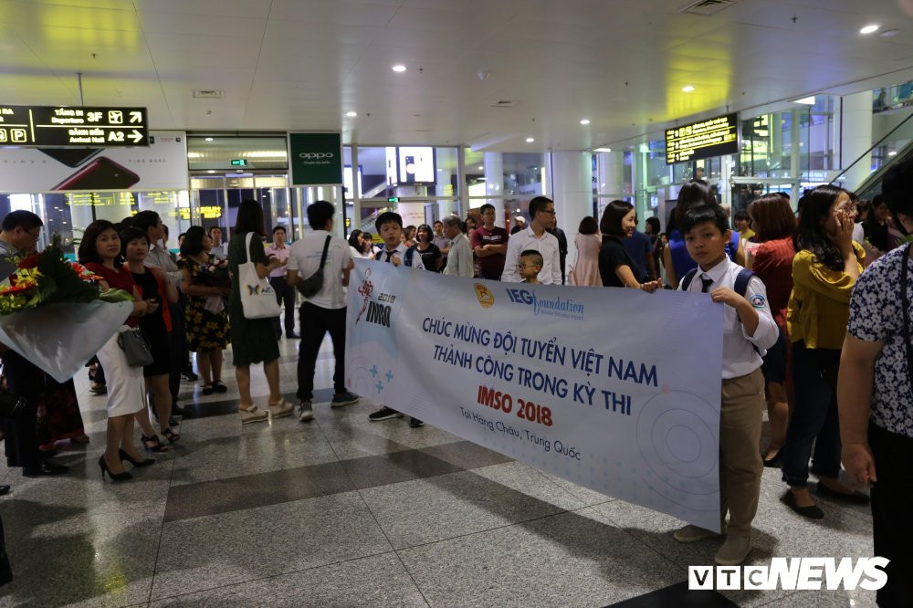 don doan olympic quoc te 1