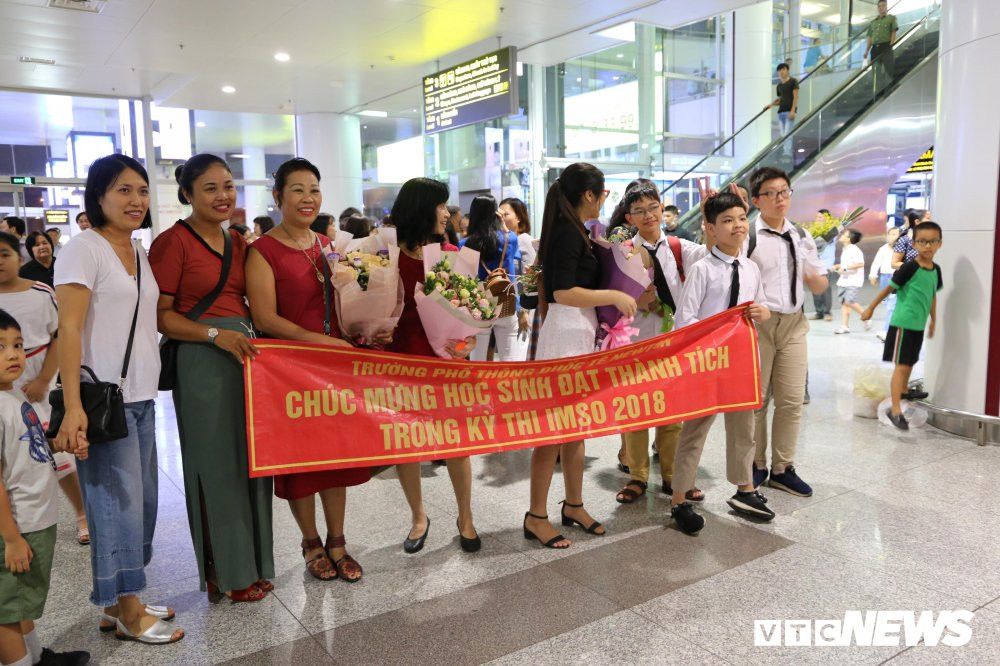 don doan olympic quoc te 2