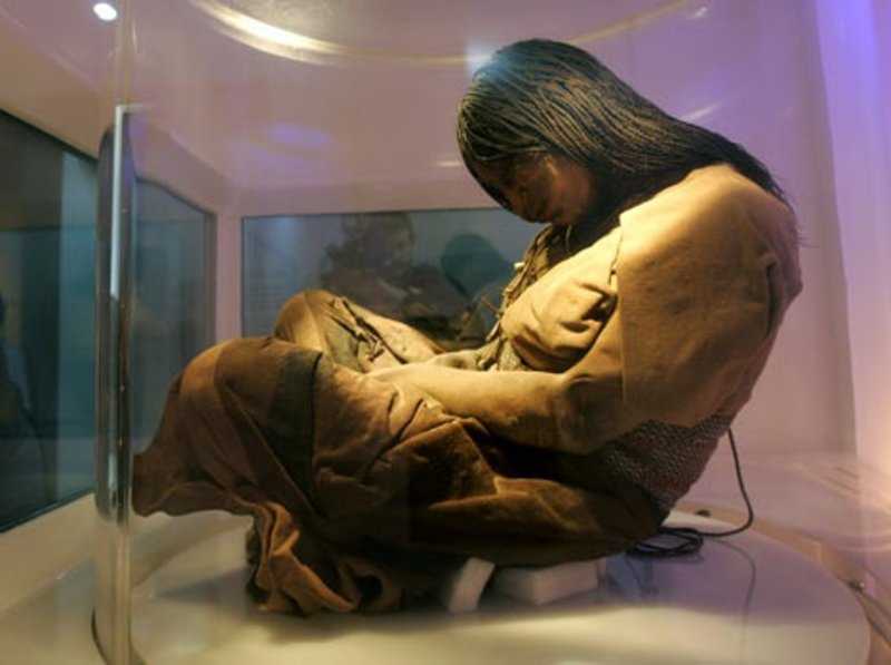 7494941-Inca-child-mummy-0