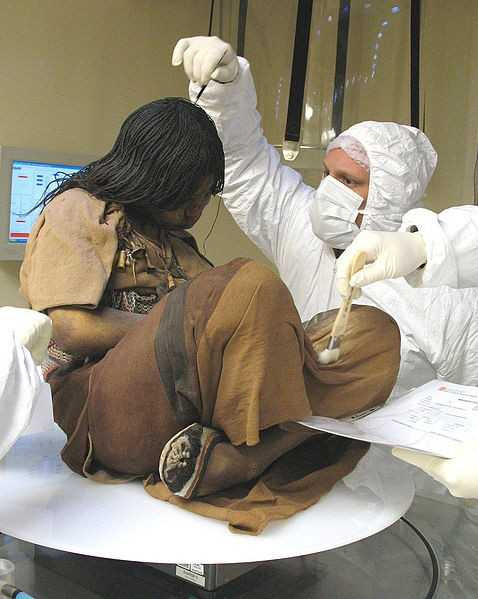 scientists-examine-la-doncella-frozen-mummy-13-year-old-girl-found-argentina-inca-girl-was