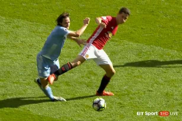 Herrera-tackle-3