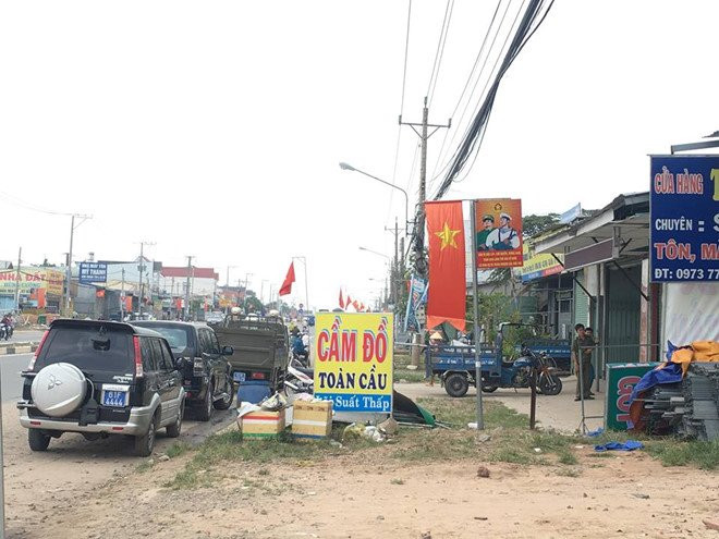 Hai me con tu vong o tiem cam do do ngat khi CO hinh anh 1