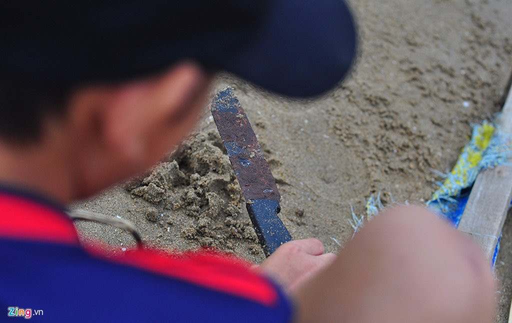 Bo bien dep tro thanh bai chua hang tan rac thai hinh anh 13