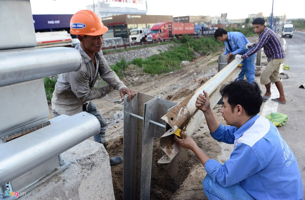 Cau vuot qua doan duong 8 km di mat 6 tieng truoc gio thong xe hinh anh 8