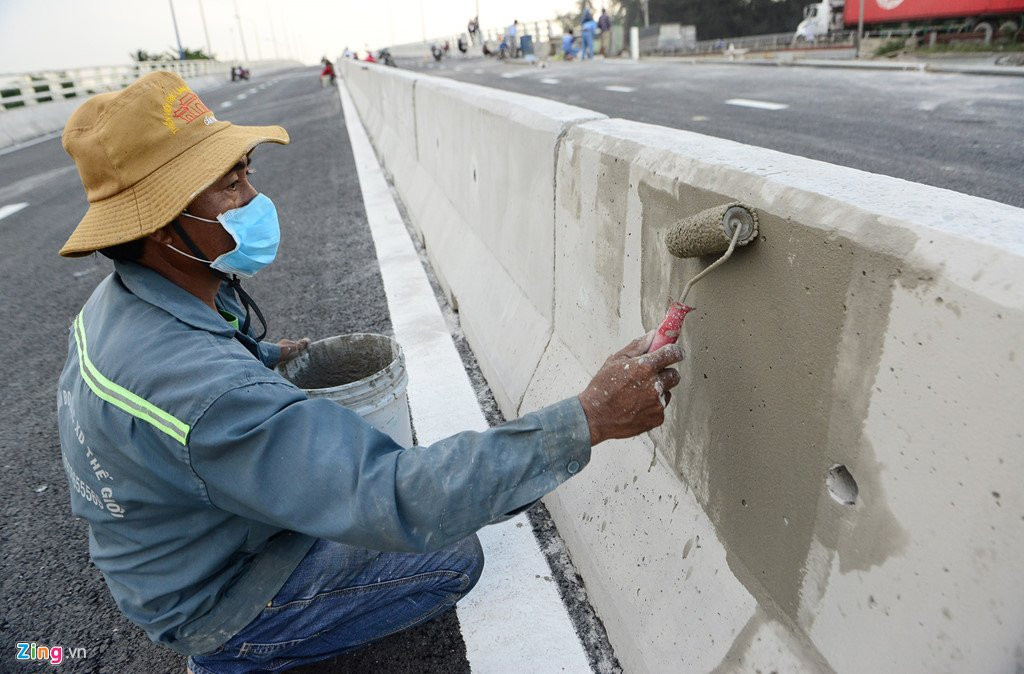 Cau vuot qua doan duong 8 km di mat 6 tieng truoc gio thong xe hinh anh 9
