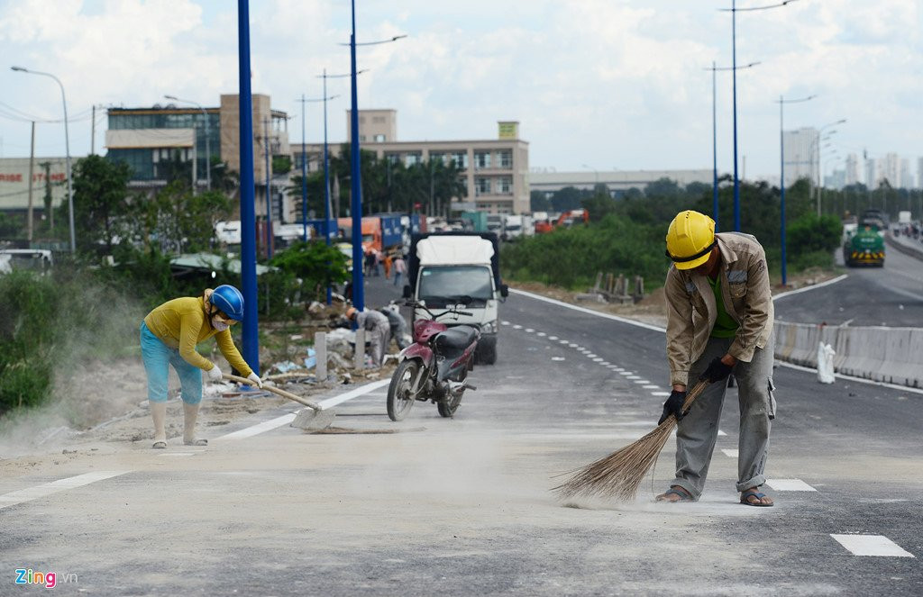 Cau vuot qua doan duong 8 km di mat 6 tieng truoc gio thong xe hinh anh 11