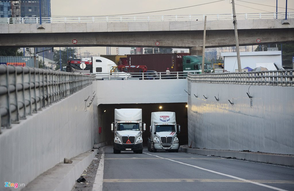 Cau vuot qua doan duong 8 km di mat 6 tieng truoc gio thong xe hinh anh 5