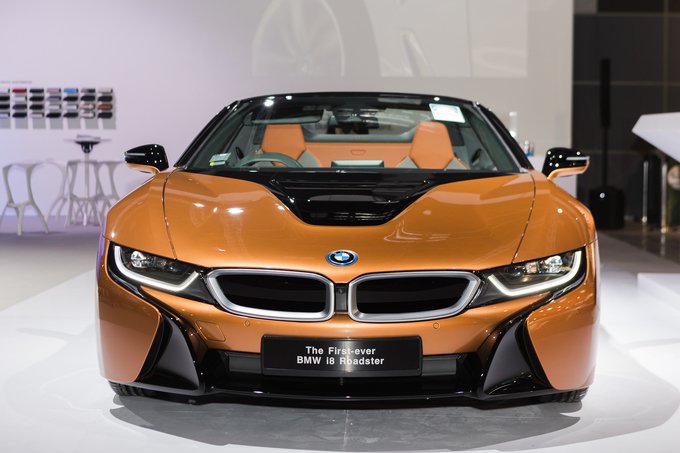 bmw-i8-roadster-11-of-12_680x0 5
