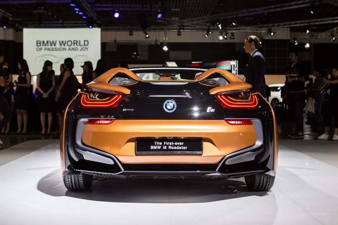 bmw-i8-roadster-14-of-12_1535205261_680x0 3