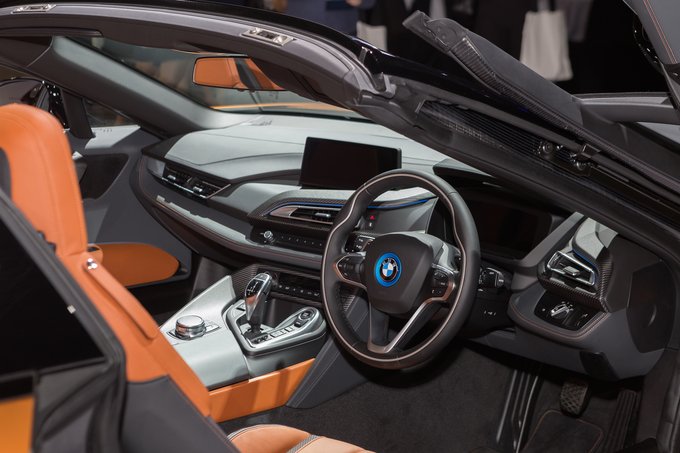 bmw-i8-roadster-3-of-12_1535206535_680x0 7