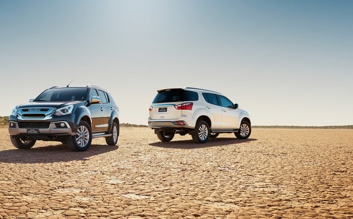 Isuzu mu-X 2018, Isuzu mu-X 2018 ra mắt, giá xe Isuzu mu-X 2018, SUV rẻ nhất Việt Nam