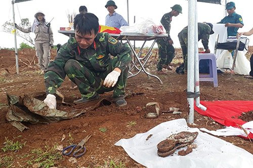 a-hai-cot-liet-si-Gio-Binh-6467-1537361304