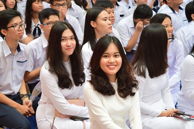 Bo SGK rieng cua TP.HCM khong chi dung cho hoc sinh thanh pho hinh anh 1