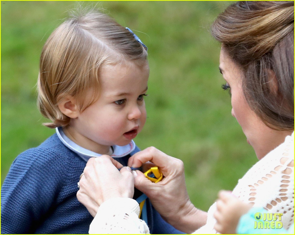 Chuyện cổ tích của Kate Middleton: Từ cô sinh viên giản dị đến Công nương được yêu thích nhất