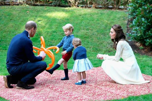 Chuyện cổ tích của Kate Middleton: Từ cô sinh viên giản dị đến Công nương được yêu thích nhất