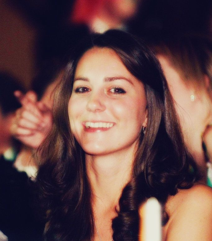 Chuyện cổ tích của Kate Middleton: Từ cô sinh viên giản dị đến Công nương được yêu thích nhất