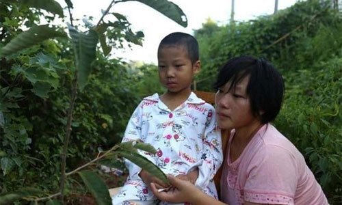 Xúc động cậu bé 8 tuổi 'nhường' sự sống cho em trai vì biết mình sắp ra đi