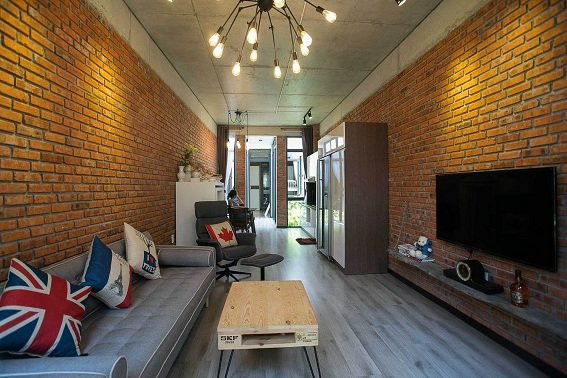 'Ngả mũ' trước kiến trúc sư biến mảnh đất xấu xí thành căn nhà đẹp như mơ