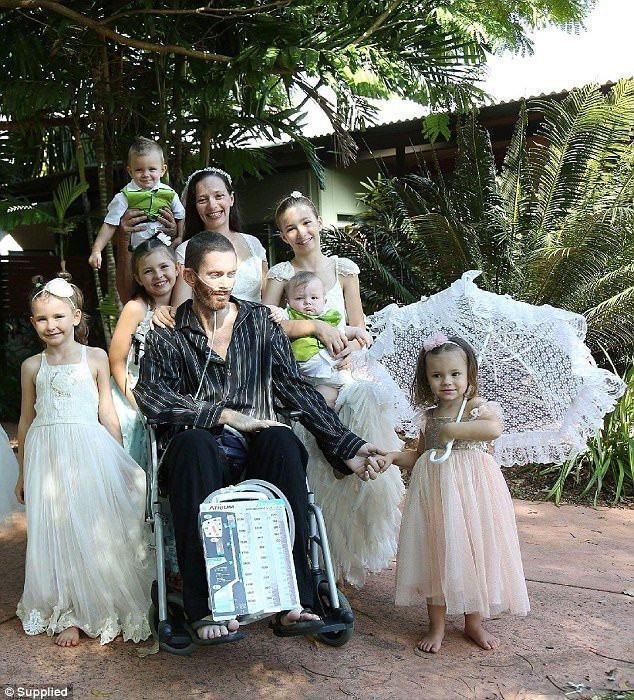 Rơi nước mắt trước đám cưới của người đàn ông ung thư giai đoạn cuối