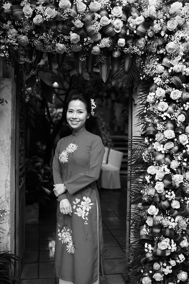 Cô dâu Hà Nội xinh đẹp mặc 'báu vật' đặc biệt được truyền mẹ