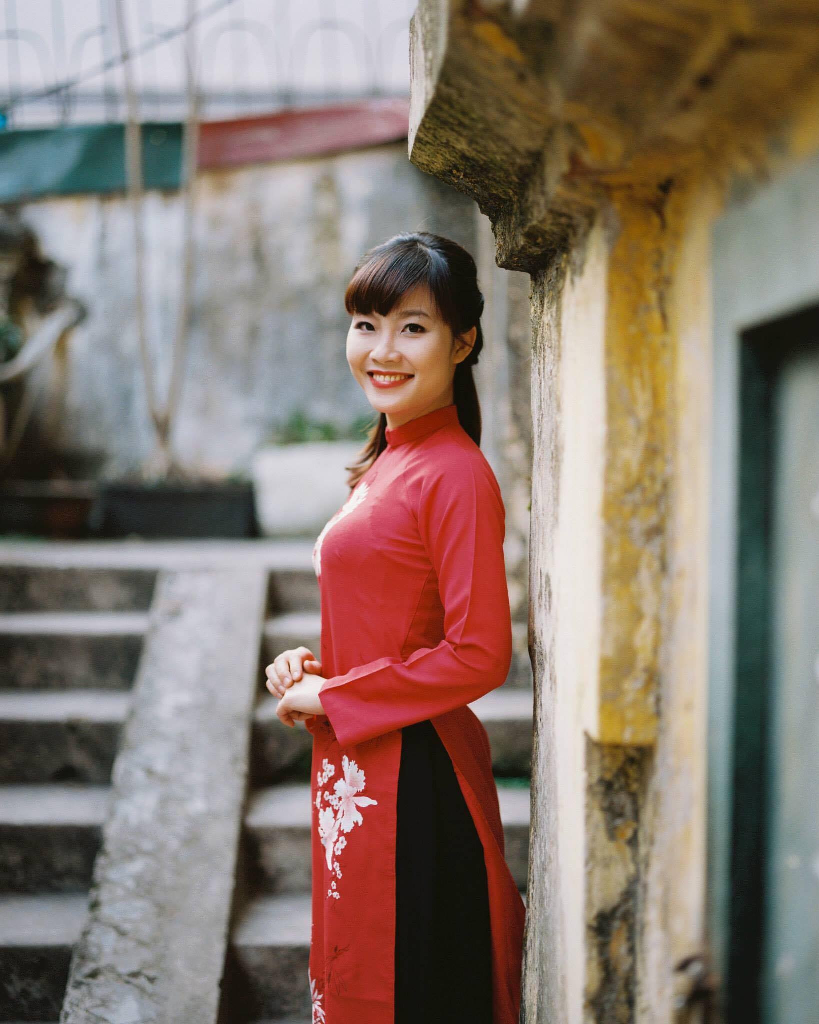 Cô dâu Hà Nội xinh đẹp mặc 'báu vật' đặc biệt được truyền mẹ