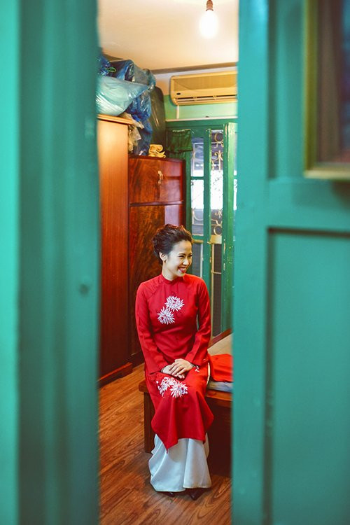 Cô dâu Hà Nội xinh đẹp mặc 'báu vật' đặc biệt được truyền mẹ