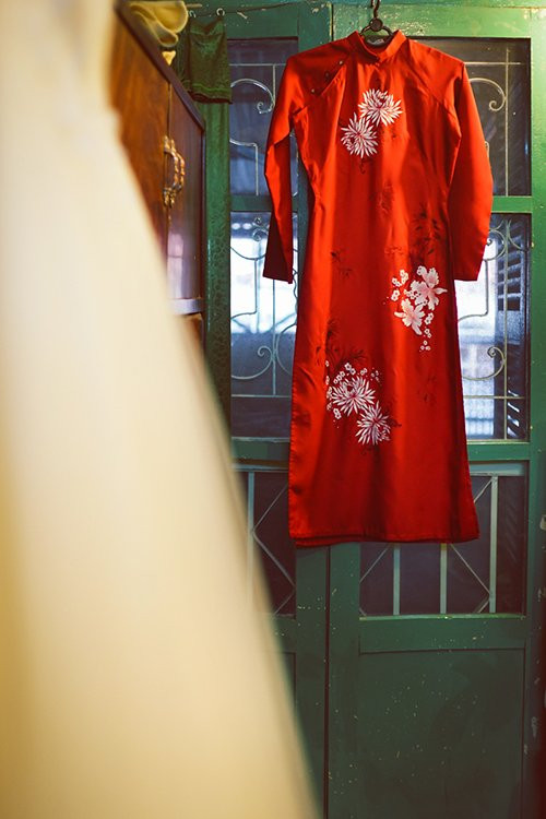 Cô dâu Hà Nội xinh đẹp mặc 'báu vật' đặc biệt được truyền mẹ